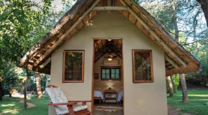 Shumba Safari Lodge