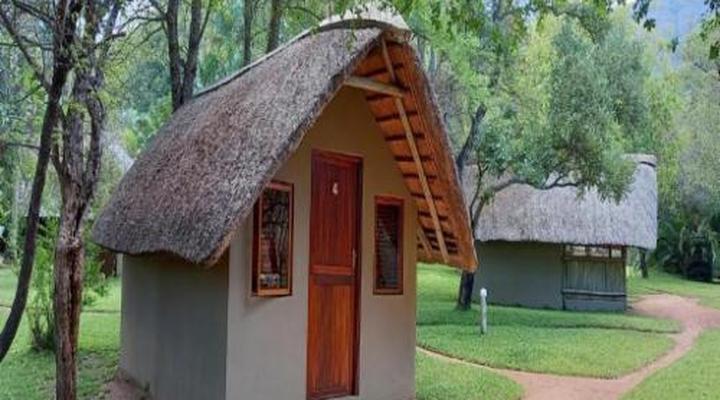Shumba Safari Lodge