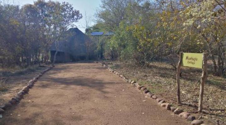 Nthakeni Bush & River Camp