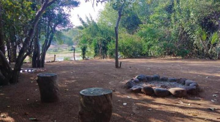Nthakeni Bush & River Camp