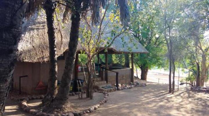 Nthakeni Bush & River Camp