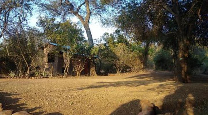 Nthakeni Bush & River Camp