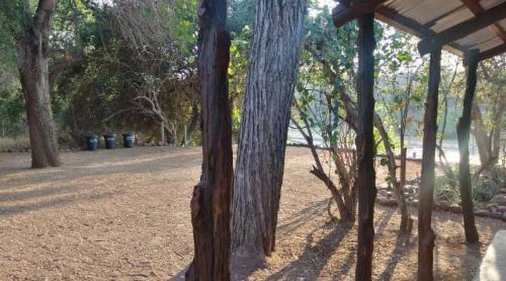 Nthakeni Bush & River Camp