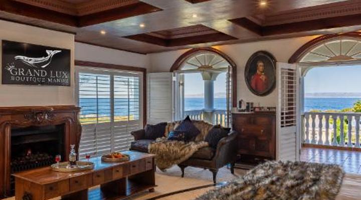 Grand Lux Boutique Manor