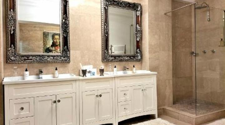 Grand Lux Boutique Manor