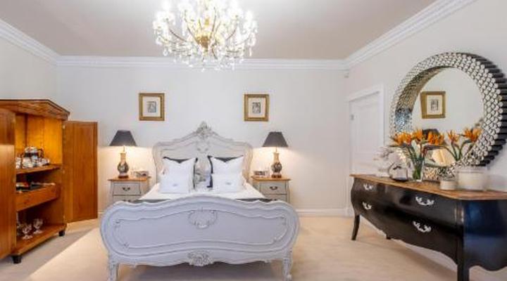 Grand Lux Boutique Manor