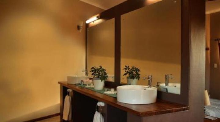 Africa Awaits Lodge & Safaris