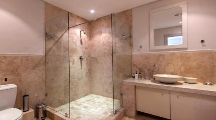 Villa on Slopes of Geneva Drive