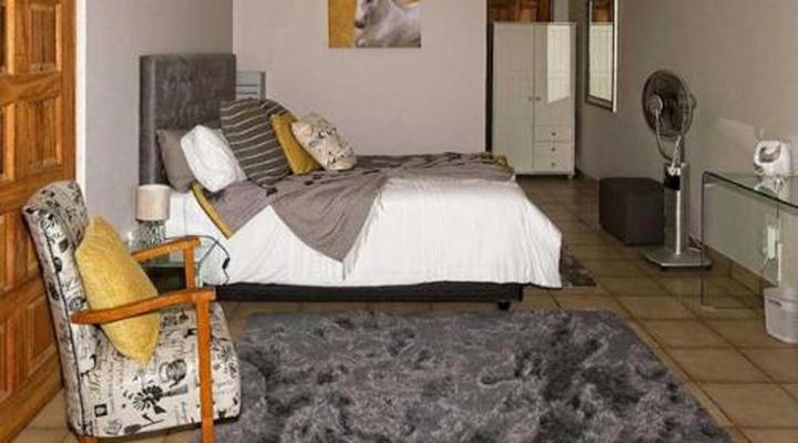 Tamarisk Guest Lodge