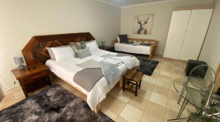 Tamarisk Guest Lodge