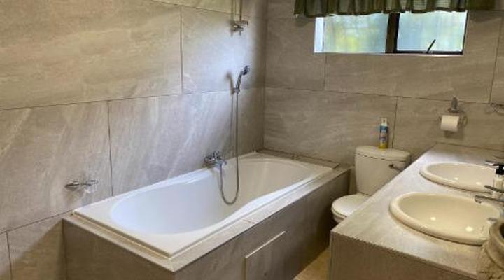 Tamarisk Guest Lodge