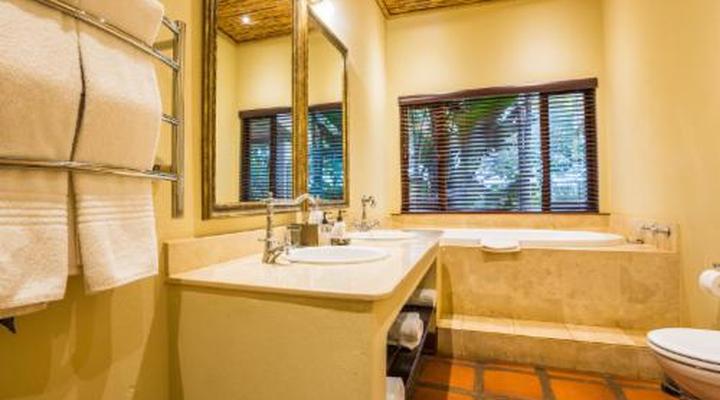 Sondela Nature Reserve & Spa Country House