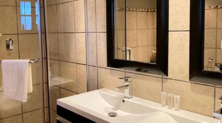 Lakeside Chalets 3 & 4 Critchley Hackle Lodge