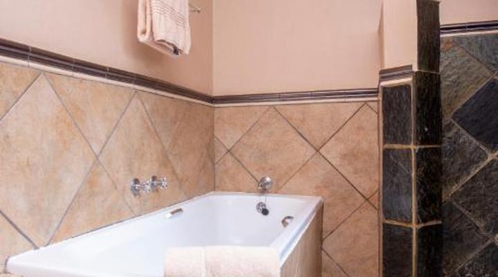 Sondela Nature Reserve & Spa Makhato Lodges