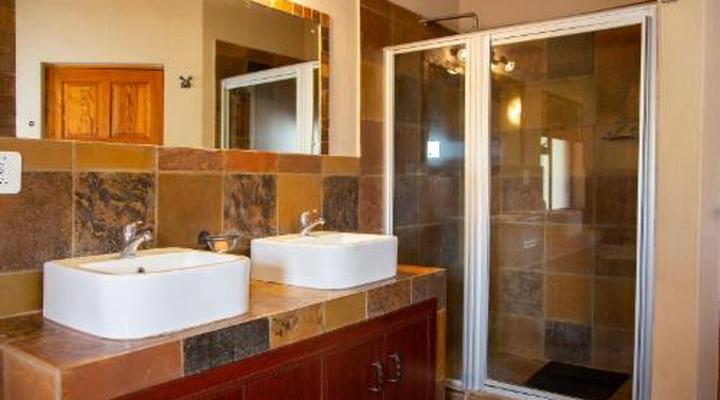 Sondela Nature Reserve & Spa Makhato Lodges