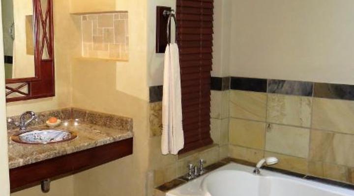 Sondela Nature Reserve & Spa Makhato Lodges