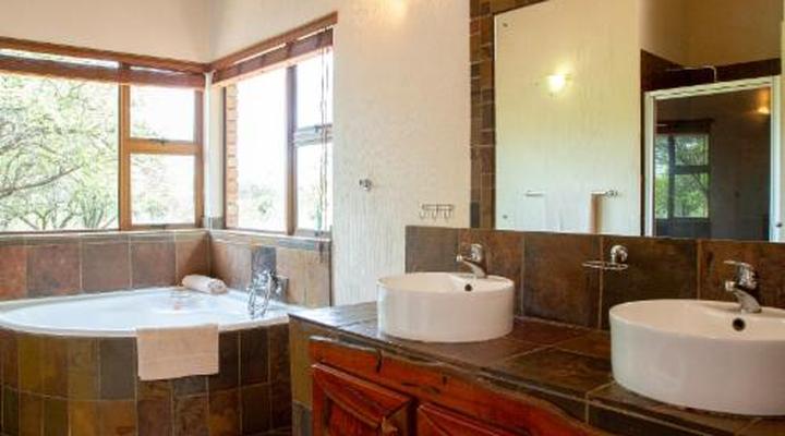 Sondela Nature Reserve & Spa Makhato Lodges