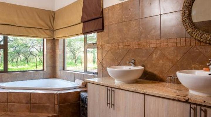 Sondela Nature Reserve & Spa Makhato Lodges
