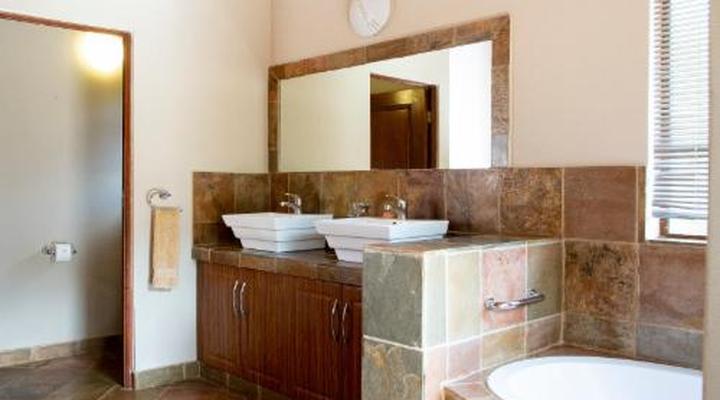 Sondela Nature Reserve & Spa Makhato Lodges