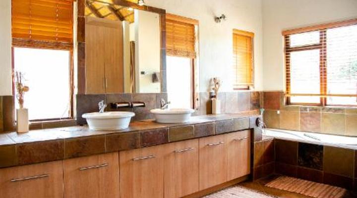 Sondela Nature Reserve & Spa Makhato Lodges