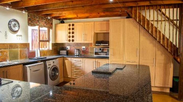 Sondela Nature Reserve & Spa Makhato Lodges