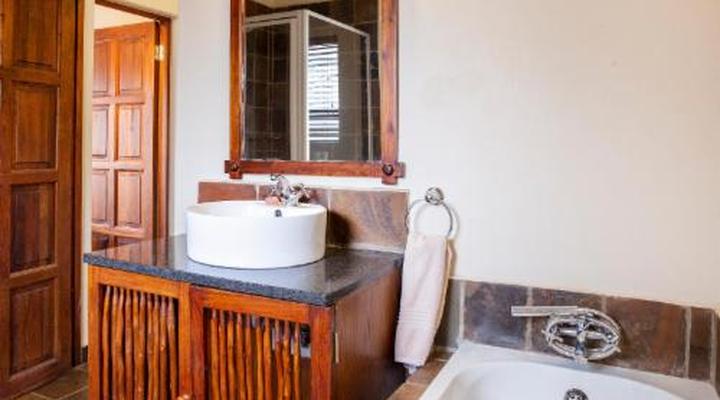 Sondela Nature Reserve & Spa Makhato Lodges