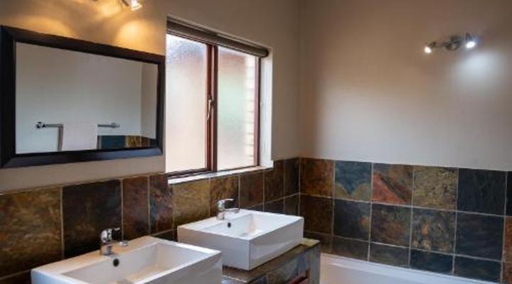 Sondela Nature Reserve & Spa Makhato Lodges