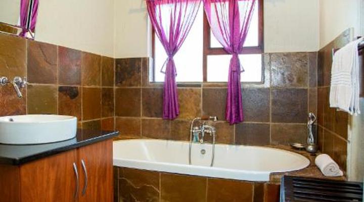 Sondela Nature Reserve & Spa Makhato Lodges