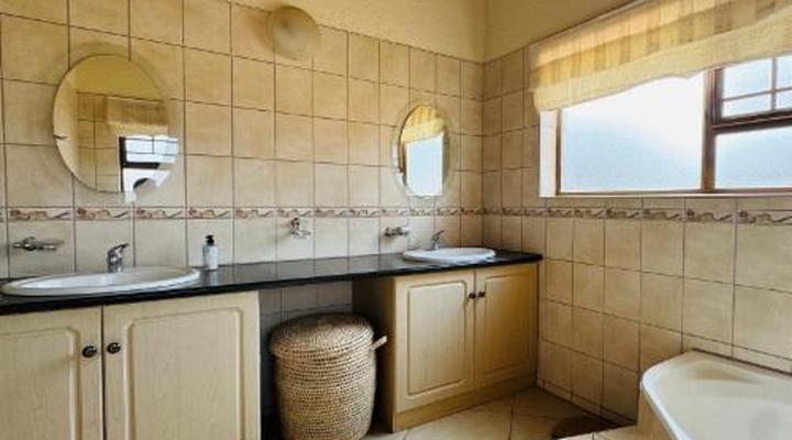 Sondela Nature Reserve & Spa Makhato Lodges