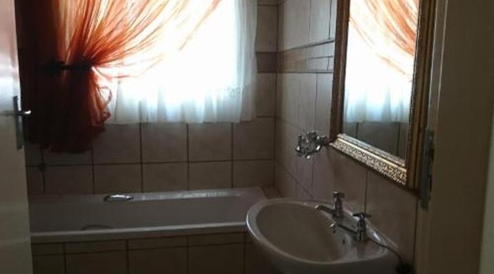 Country Blue Luxury Guest House