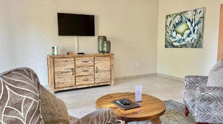 Bush Baby Valley Lodge