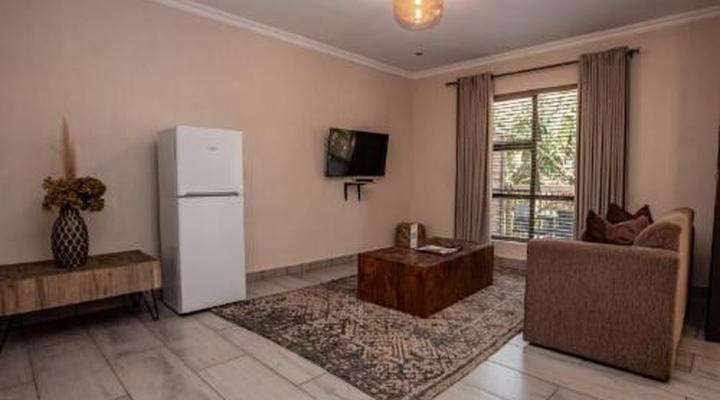 Bush Baby Valley Lodge