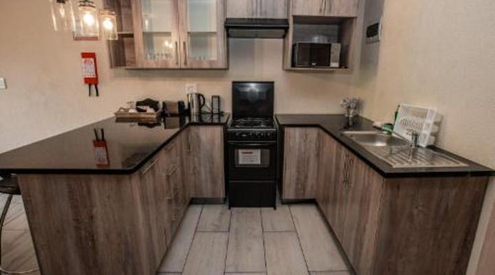 Bush Baby Valley Lodge