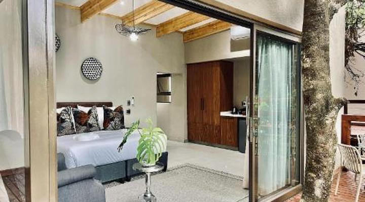 Bush Baby Valley Lodge