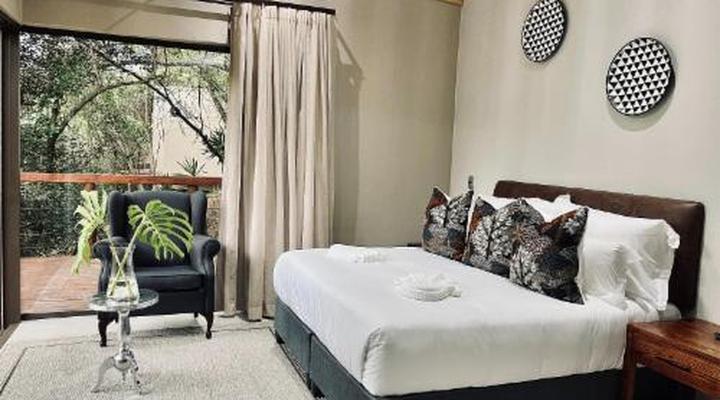 Bush Baby Valley Lodge