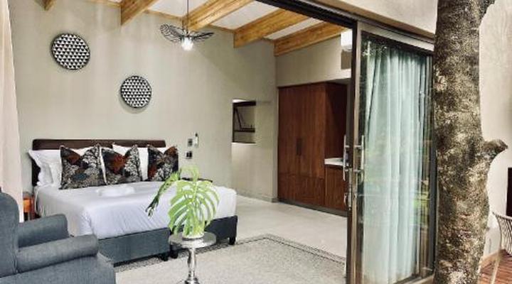 Bush Baby Valley Lodge