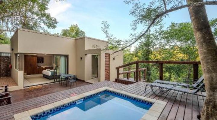 Bush Baby Valley Lodge