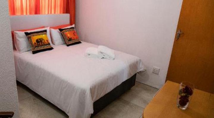 Lyronne Guesthouse Shuttle and Tours