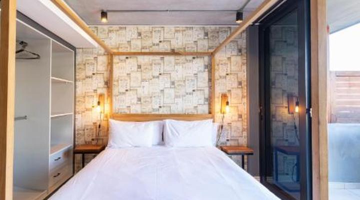 16 on Bree Apartments