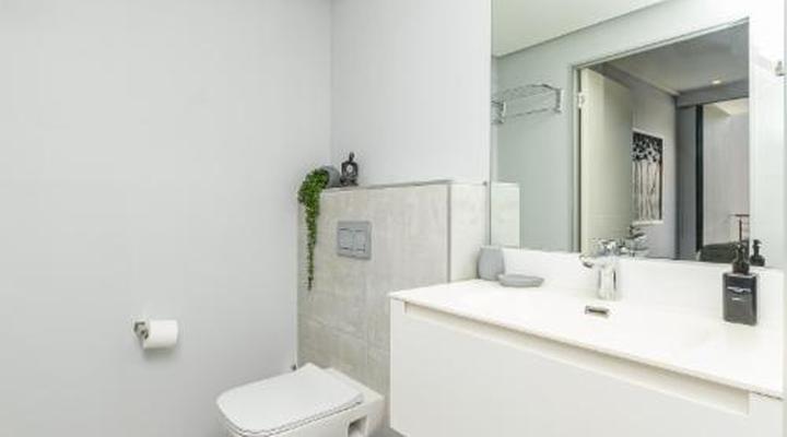 16 on Bree Apartments