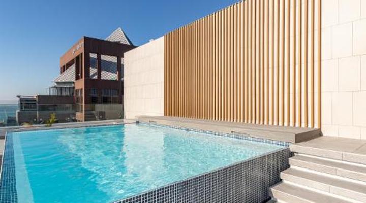 16 on Bree Apartments