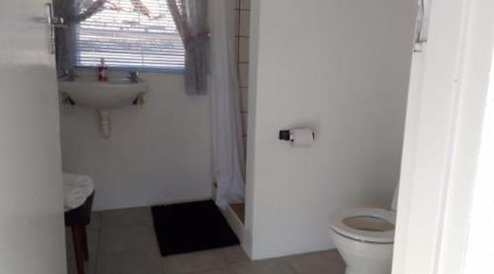 Thys'e Kombuis & Guest House