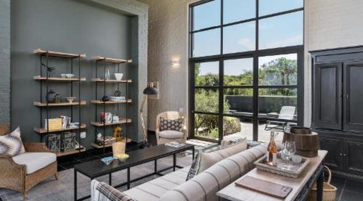 Romansbaai Collection