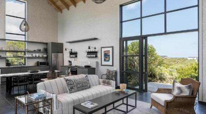 Romansbaai Collection