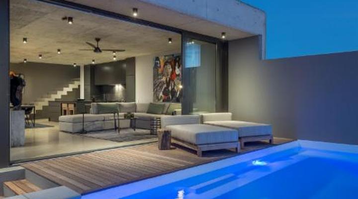 Romansbaai Collection