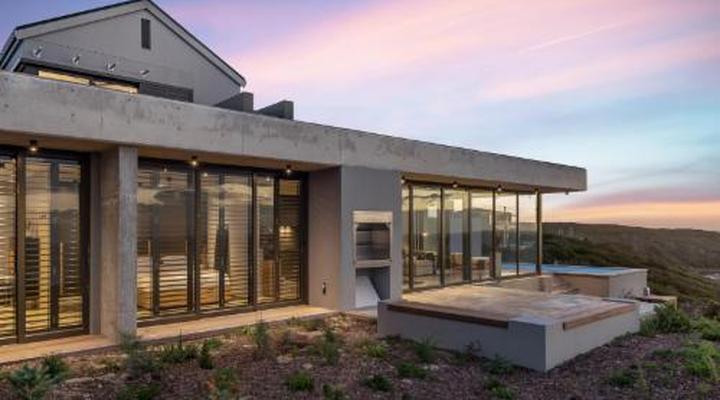 Romansbaai Collection