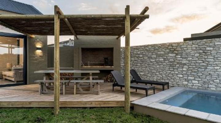 Romansbaai Collection