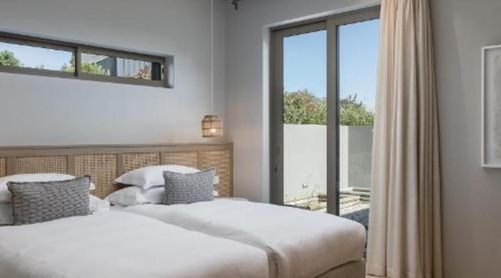 Romansbaai Collection