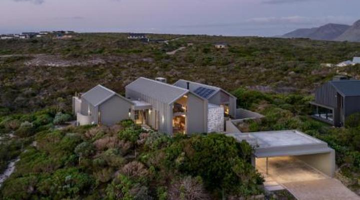 Romansbaai Collection