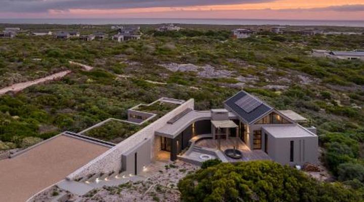 Romansbaai Collection